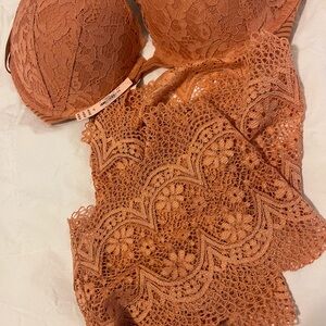 Victoria’s Secret size 34D Lacey bra and two pairs panties